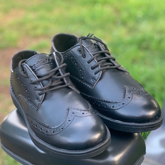 Tredsafe Men's Roman Slip Resistant Wing Tip Shoes - Picture 11 of 12